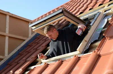 Pose de fenêtres de toit Velux à Goujounac